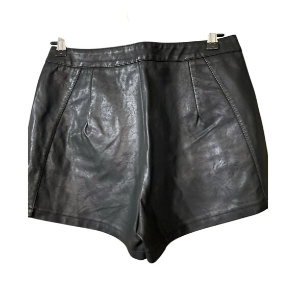 FashionNova Callie High Rise Shorts - Picture 3 of 5